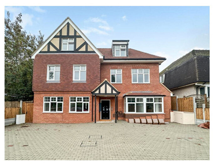 2 Bedroom Apartment To Rent In Brighton Road, Coulsdon, CR5