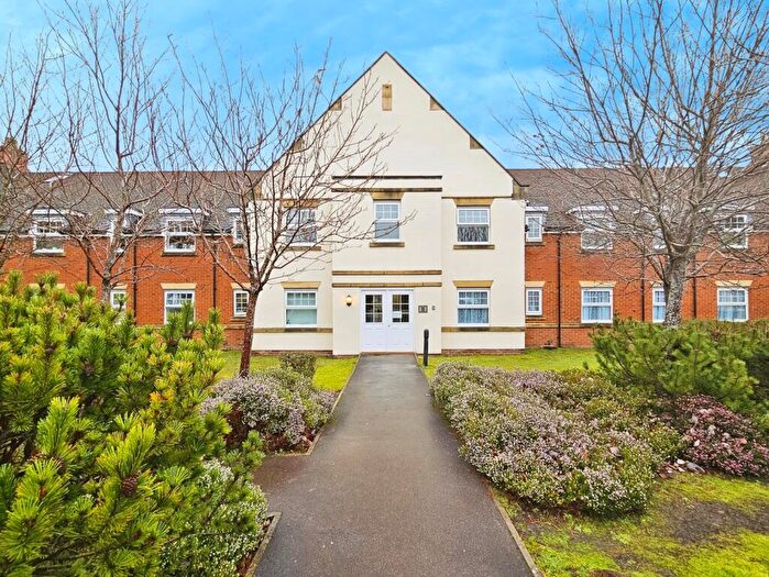 2 Bedroom Apartment For Sale In Bromfield Place, Elvetham Heath, Fleet, GU51