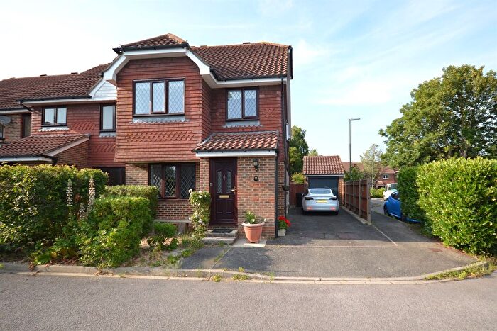 3 Bedroom End Of Terrace House To Rent In Mosse Gardens, Chichester, West Sussex, PO19