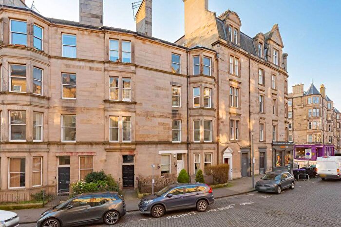 2 Bedroom Flat For Sale In Bruntsfield Gardens, Edinburgh, EH10