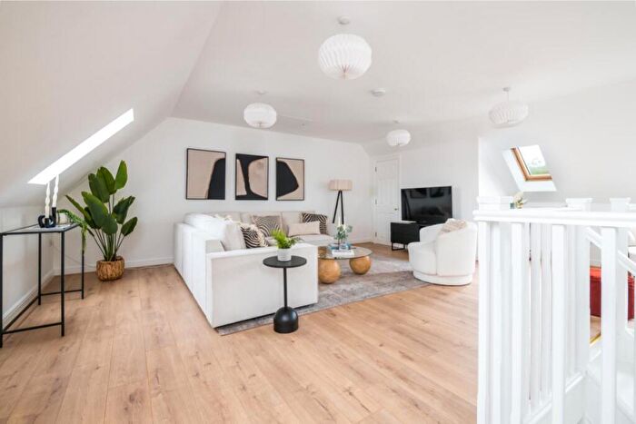2 Bedroom Flat For Sale In Kelly Avenue, Peckham, SE15