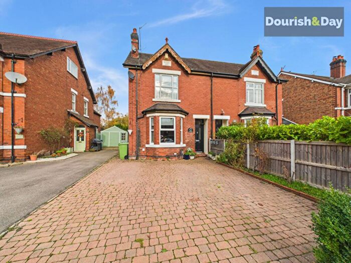 3 Bedroom Semi-Detached House For Sale In Doxey, Stafford, ST16