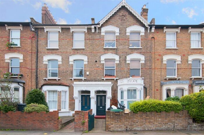 2 Bedroom Flat To Rent In Oxford Road, London, N4