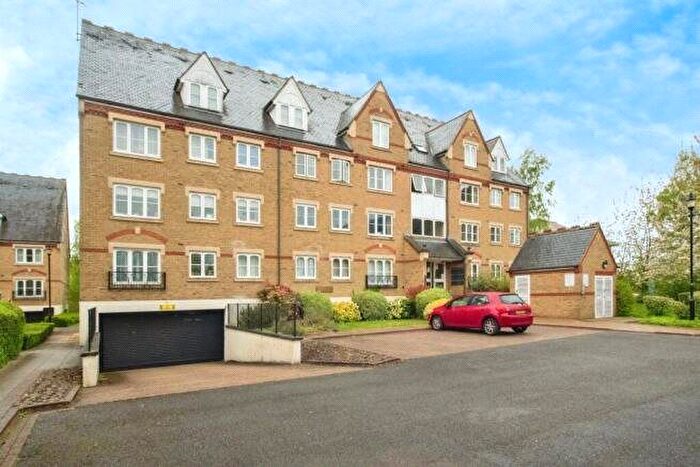 2 Bedroom Flat For Sale In Exeter Close, Watford, Hertfordshire, WD24
