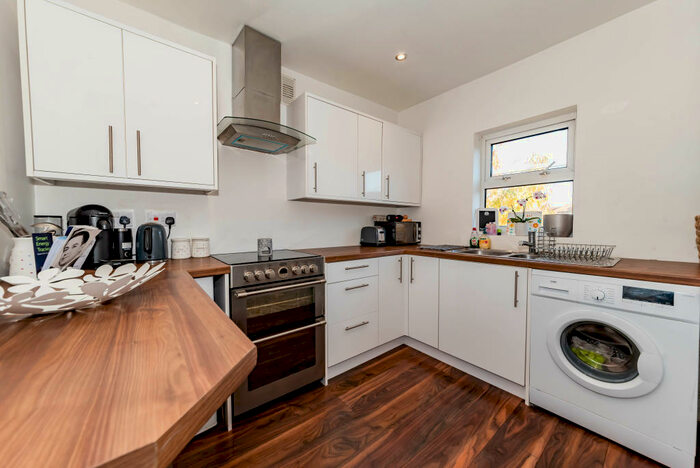 1 Bedroom Maisonette To Rent In High Street, GU12