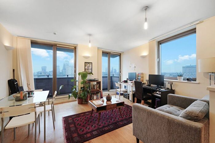 1 Bedroom Flat To Rent In Kelday Heights, Spencer Way, E1