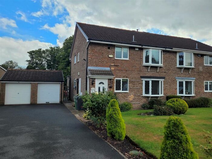 2 Bedroom Flat To Rent In Kirkwood Drive, Lindley, Huddersfield, HD3