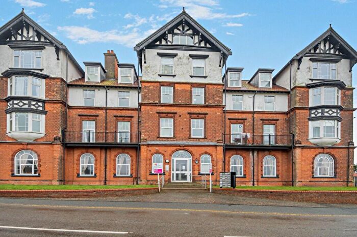 2 Bedroom Flat For Sale In Cromer Road, NR11