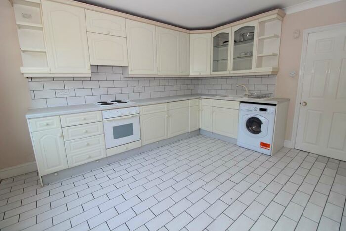 2 Bedroom Apartment To Rent In Gordon Road, Carshalton, SM5
