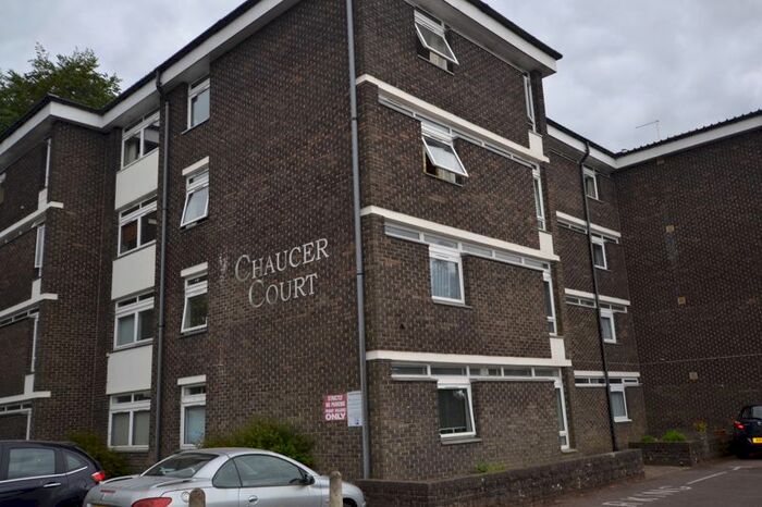 2 Bedroom Flat To Rent In New Dover Road, Canterbury, CT1