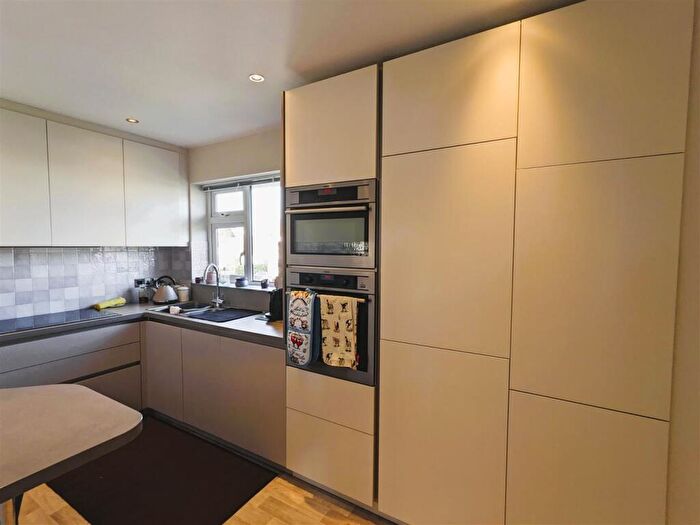 1 Bedroom Flat To Rent In Overlea Avenue, Deganwy, Conwy, LL31