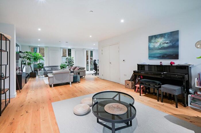 5 Bedroom Terraced House For Sale In Admiralty Avenue, Royal Wharf, E16