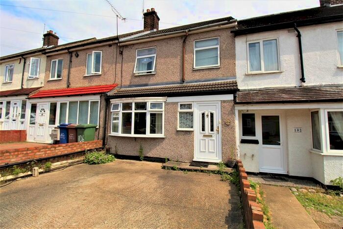 3 Bedroom Semi-Detached House To Rent In Moore Avenue, Grays, RM20