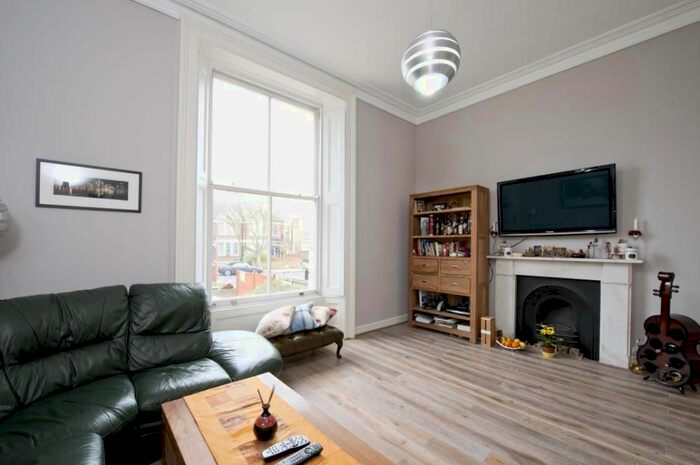 1 Bedroom Flat To Rent In Wolfdene House, Weir Road, Balham, London, SW12