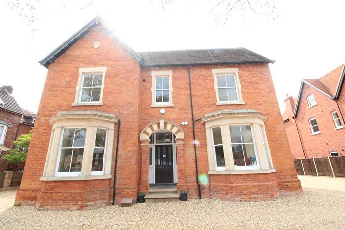 1 Bedroom Flat To Rent In Linden Road, Bedford, Beds, MK40