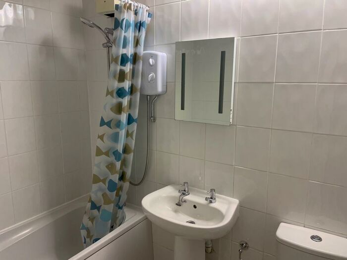 2 Bedroom Apartment To Rent In Green Hall Mews, Wilmslow, Cheshire, SK9