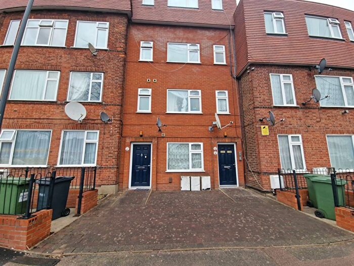1 Bedroom Flat To Rent In Honeypot Lane, HA7