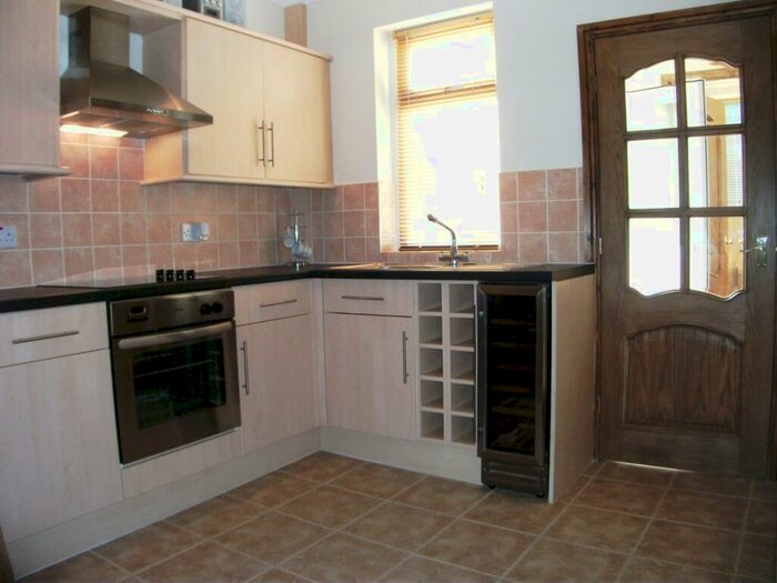 2 Bedroom House To Rent In Hemingfield Road, Hemingfield, S73