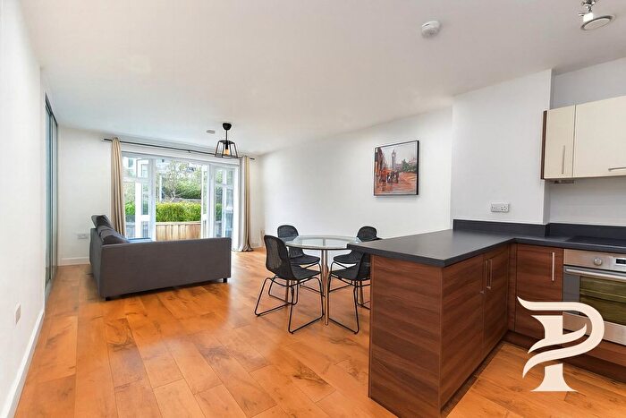 1 Bedroom Flat For Sale In Park Lodge Avenue, West Drayton, UB7