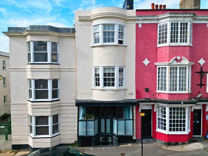2 Bedroom Maisonette For Sale In Western Street, Brighton, BN1