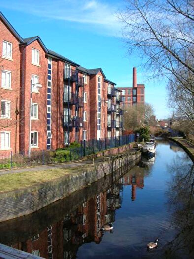 2 Bedroom Flat To Rent In Canal Side Walk, Ashton Under Lyne, OL7