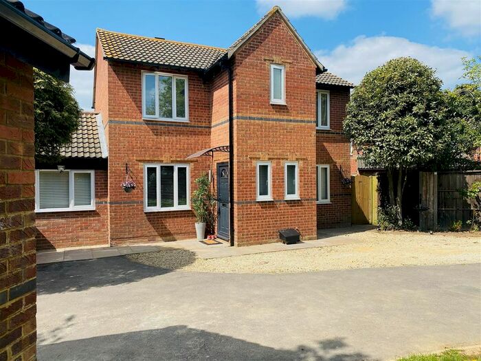 3 Bedroom Property To Rent In Holcot Lane, Portsmouth, PO3