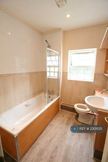 5 Bedroom Terraced House To Rent In Albany Gardens, Colchester, CO2