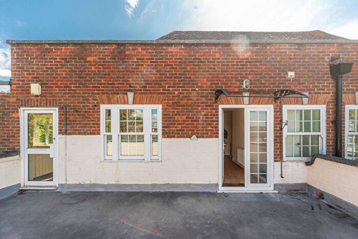 1 Bedroom Flat To Rent In Green Lane, Northwood, HA6