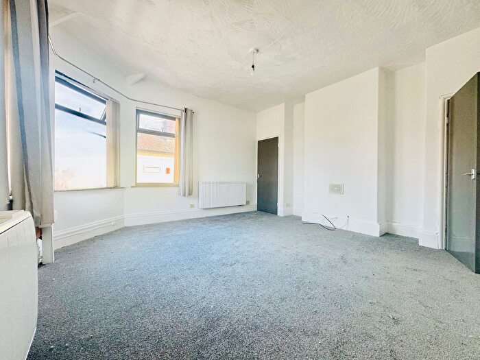 1 Bedroom Flat To Rent In Liverpool Road, Cadishead, Manchester, M44