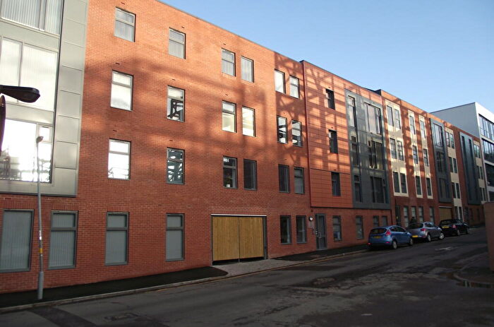 2 Bedroom Flat To Rent In The Foundry, - Carver Street, Birmingham, West Midlands, B1