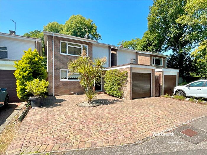 3 Bedroom Detached House For Sale In Ranelagh Road, Highcliffe, Christchurch, Dorset, BH23