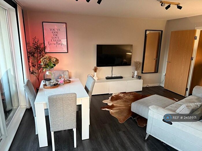 2 Bedroom Flat To Rent In Bell Barn Road, Birmingham, B15