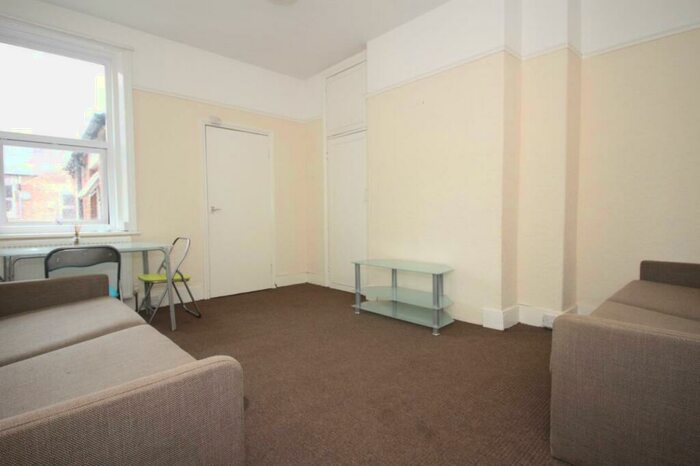 3 Bedroom Flat To Rent In Coniston Avenue, Jesmond, Newcastle Upon Tyne, NE2