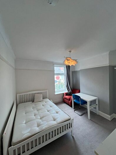 3 Bedroom Semi-Detached House To Rent In The Limes, Daisy Road, Birmingham, B16
