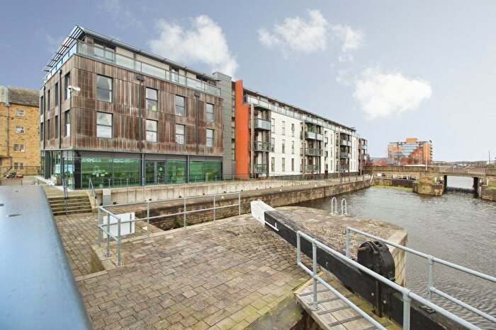 2 Bedroom Flat For Sale In Hebble Wharf, Wakefield, WF1