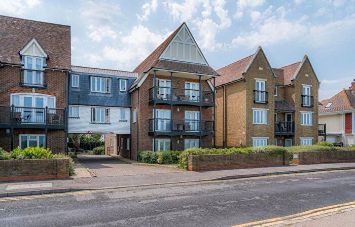 2 Bedroom Flat To Rent In Marine Parade, Tankerton, Whitstable, CT5