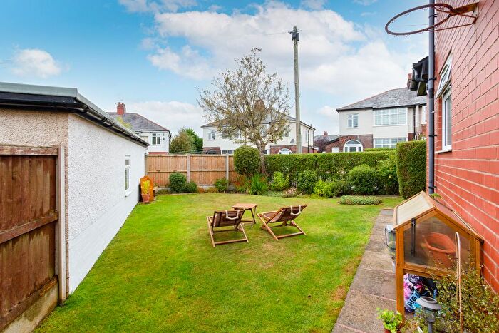 4 Bedroom Semi-Detached House For Sale In Windsor Drive, Fulwood, PR2