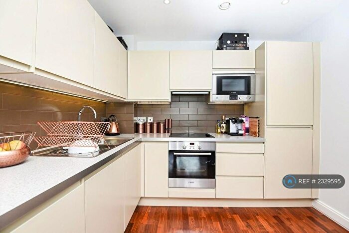 1 Bedroom Flat To Rent In Sesame Apartments, London, SW11