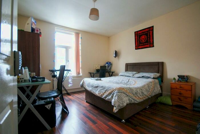 3 Bedroom Apartment To Rent In Meriden Street - Student Property, B5