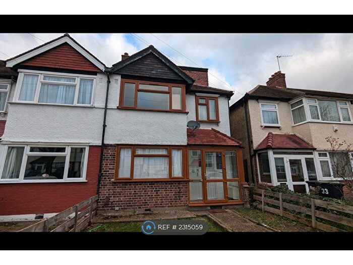 4 Bedroom Semi-Detached House To Rent In New Malden, New Malden, KT3