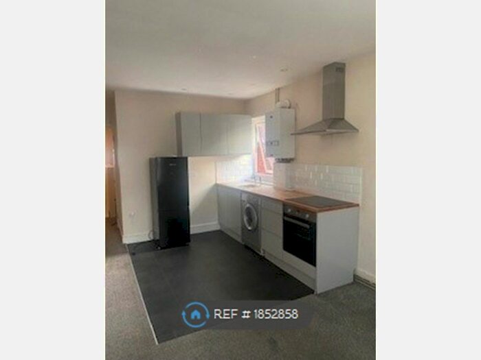 2 Bedroom Flat To Rent In Cromwell Road, Southampton, SO15