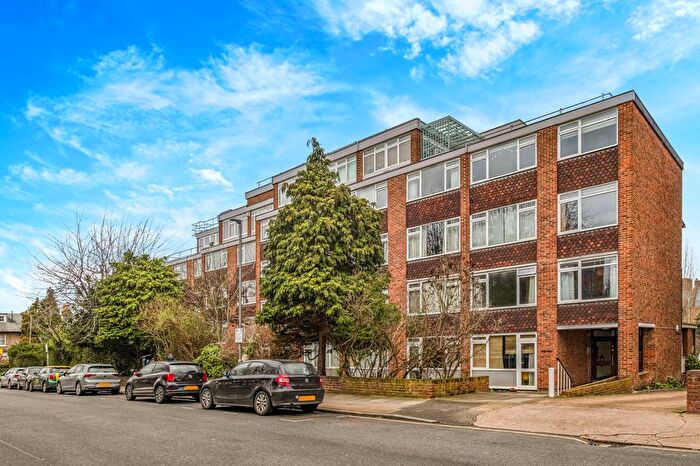 1 Bedroom Flat To Rent In Hill Court, Putney Hill, SW15