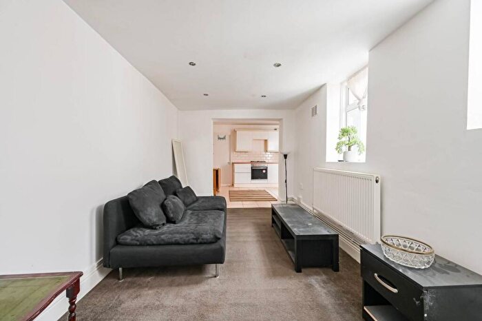 2 Bedroom Maisonette To Rent In Albert Road, Silvertown, London, E16