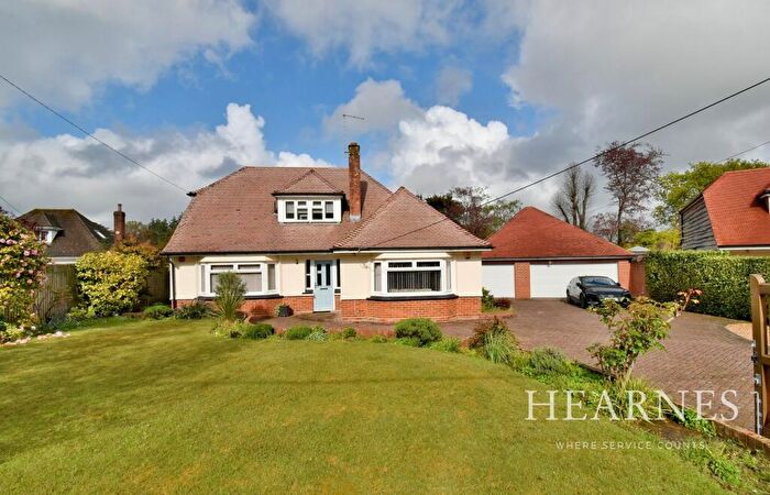 3 Bedroom Detached House For Sale In Chine Walk, West Parley, Ferndown, BH22