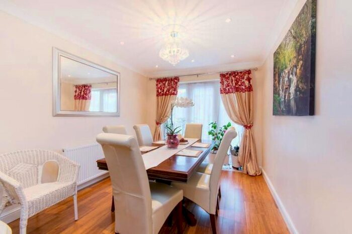 3 Bedroom Property To Rent In Bond Road, Mitcham, CR4