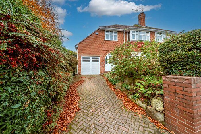 3 Bedroom Semi Detached House For Sale In Broad Street, Kingswinford, DY6