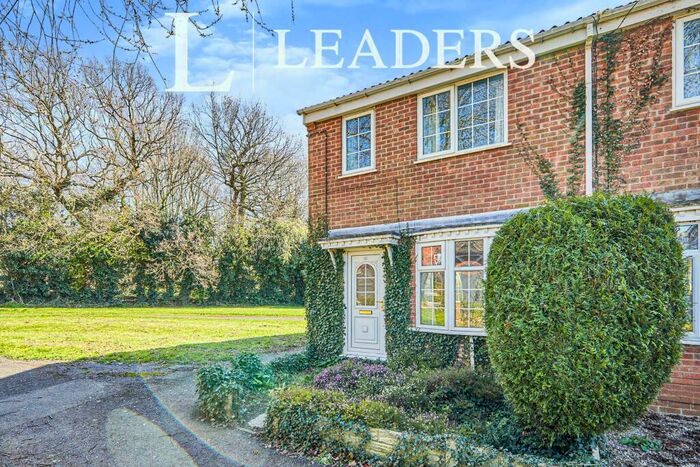 3 Bedroom End Of Terrace House To Rent In Burdock Close, Oakwood, DE21