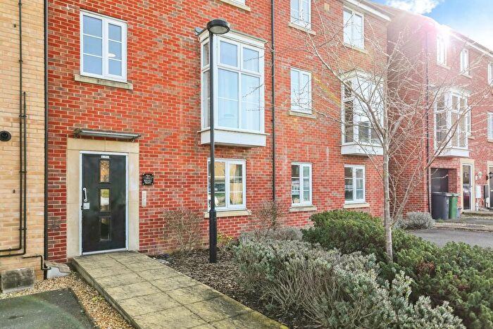 2 Bedroom Flat For Sale In Molyneux Square, Peterborough, PE7