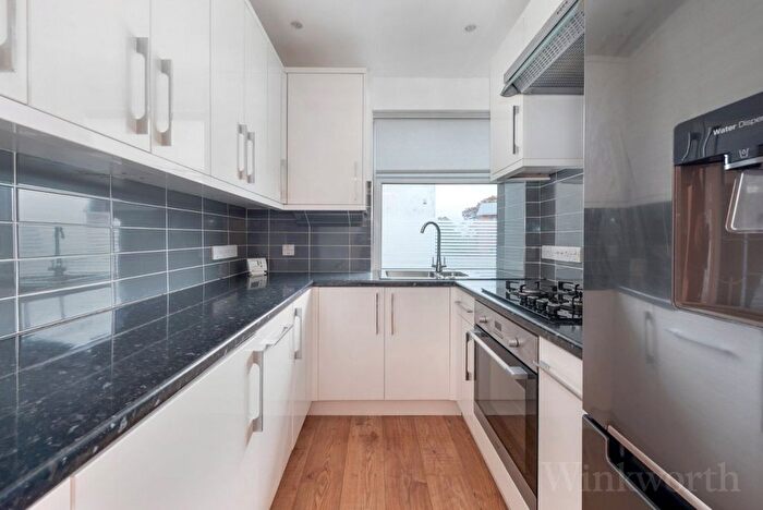 2 Bedroom Flat To Rent In Dartmouth Road, London, SE23