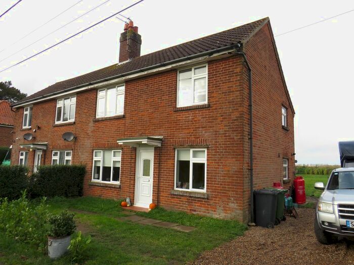 3 Bedroom Semi-Detached House For Sale In Stonefield Road, Baconsthorpe, Holt NR25